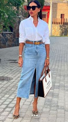 Girly Summer Outfit Ideas Inspo Relaxed Summer Outfits, Blue Jean Skirt Outfits, Olive Pants Outfit, Long Denim Skirt Outfit, Cute Outfit Ideas, Denim Skirt Outfits, Long Denim Skirt, Summer Outfit Ideas, Simple Outfit