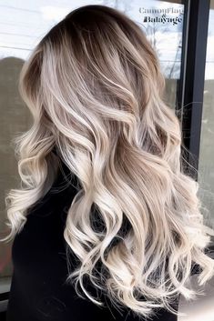 Realistic Blonde Hair, Dark Brown Hair With Blonde Highlights Balayage Medium Lengths, Blonde For Dark Roots, Baylage Hair With Money Pieces, All Over Blonde Hair Color Vs Highlights, Heavy Blonde Balayage, Blonde Shadow Root With Money Piece, 2025 Haircut, Root Melt Blonde