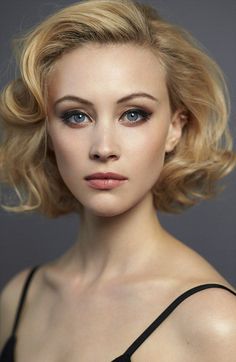 Sarah Gadon, 얼굴 드로잉, Penteado Cabelo Curto, Wedding Hair And Makeup, Great Hair, Vintage Hairstyles, Hair Dos, Woman Face, Hair Goals