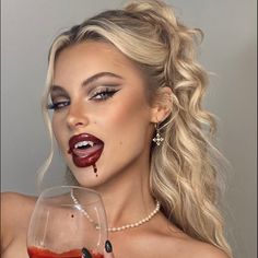 Liquid Latex Halloween Makeup Ideas, Vampire Costume Hairstyles, Vampire Sfx Makeup, Famous Women Costumes, Vampire Bride Makeup, Vampire Hairstyles Halloween, Halloween Bride Makeup, Bride Makeup Halloween, Women Halloween Makeup