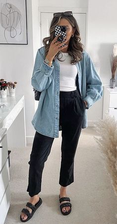 City Chic Outfits Summer, Style For Medium Size Women, Modest Summer Fashion 2024, Trendy Millennial Outfits, Casual Summer Outfits For Midsize Women, Realistic Mom Outfits, Business Casual Outfits Cute, Spring Midsize Outfits 2024, Comfy Warm Weather Outfits