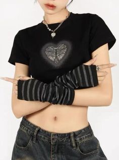 𝔇𝔢𝔱𝔞𝔦𝔩𝔰: Style: Vintage, Grunge, Streetwear Materials: 31% Cotton-50% Cotton Quantity: 1 pc This dark and mysterious top features a three-piece design that makes you an urban ninja. With fabric contrast, masked design, and sheer elegance, this top is sure to make you stand out from the crowd. Made of top fabric, comfortable for everyday wear Enjoy free shipping with a purchase of over 80$ SIZE LENGTH CHEST SLEEVE SHOULDERM 16 in 31 in 6 in 15 inL 16 in 33 in 6 in 15 inXL 17 in 35 in 7 in Punk Style Cotton Top For Winter, Winter Streetwear Fitted Tops, Trendy Stretch Tops For Alternative Fashion, Fitted Winter Streetwear Tops, Gothic Stretch Cotton Tops, Fitted Y2k Halloween Top, Winter Punk Stretch Tops, Fitted Punk Winter Tops, White Fitted Top For Alternative Fashion