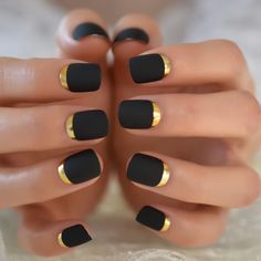 PRICES MAY VARY. 【Size】Short length round black press on nails are 24pcs/set, there are 10 sizes to choose, please pick the suitable one to fit your natural nail bed. 【Thickness】Matte black short press on nails are a bit thin. 【Safe Material】Pre-designed false nails made of healthy ABS, safe, light weight and breathable, comfy to wear. 【User-friendly】Easy to apply and remove, full cover acrylic artificial nails are ready-to-wear, suitable for both skilled nail artists in nail salons and nail art Gold Nail Designs, Matte Black Nails, Nails Gold, French Manicure Nails, Diy Nail Art, Nail Polish Designs, Nail Art Hacks