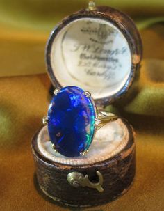 Stunning Victorian opal ring Bijoux Art Nouveau, Jewelry Victorian, Rings Antique, Victorian Ring, Gold Box, Ring Rose Gold, Victorian Jewelry, Opal Stone, Vintage Rose