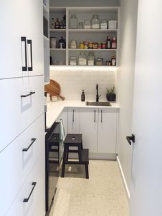 Butlers Pantry Ideas Layout, Pantry Tour, Butlers Pantry Ideas, Classic House Plans, Pantry Redo, Kitchen Butlers Pantry, Pantry Room, Pantry Remodel