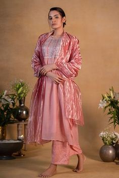 Shop for Pants and Pajamas Pink Chanderi Embroidered Kurta Set for Women Online at Aza Fashions Embroidery Composition, Tissue Dupatta, Pink Dupatta, Zardosi Embroidery, Pink Kurta, Zardozi Work, Kurta Set For Women, Zari Embroidery, Indian Fashion Designers