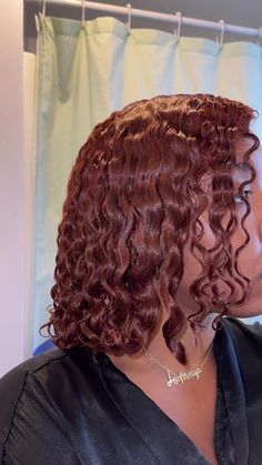 Dark Ginger Orange Hair, Hair Color Ideas Brown Skin Tone, Strawberry Blonde Hair Dark Skin, Copper Brown With Highlights, Dyed Curly Hair Black Women, Hair Dye Colors For Brown Skin, Colored Hair Black Women, Curly Dyed Hair Natural Curls, Layered Bob With Side Bangs