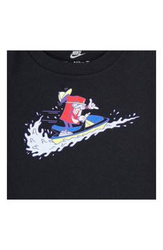 Boxy the Nike box conquers the waves on the front of a T-shirt made for kids who like to ride along splashed in the comfort of soft, breathable cotton. 60% cotton, 40% polyester Machine wash, tumble dry Imported Casual Short Sleeve Tops For Water Sports, Sporty Black Tops For Water Sports, Graphic Print Crew Neck Top For Water Sports, Crew Neck Top With Graphic Print For Water Sports, Casual Crew Neck T-shirt For Water Sports, Short Sleeve Graphic Print Tops For Water Sports, Casual Graphic Print T-shirt For Water Sports, Nike Box, Made For Kids