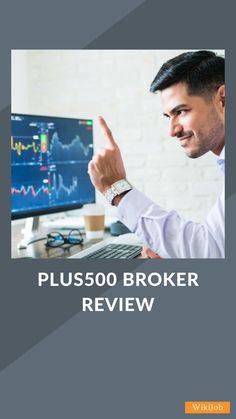 a man pointing at a computer screen with the words plusssoo broker review