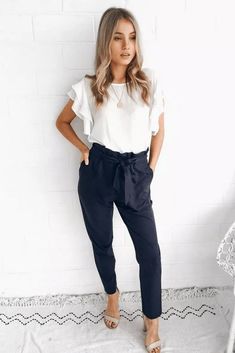 Business Casual Dress Outfits, Summer Business Attire, Business Casual Dress Code, Work Outfit Office, Mode Tips, Chique Outfits, Business Casual Outfits For Work, Business Casual Outfits For Women, Professional Wear