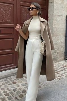 Ideal for casual, daily wear, school, office, outings, vacations, urban use in any season, especially in autumn and winter. Corporate Baddie, Makeup Tip, Winter Fashion Outfits Casual, Healthy Teas, Chique Outfits, Outfit Chic, Classy Work Outfits, Stylish Work Outfits, Looks Chic