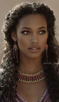 American Woman, African Beauty, Long Curly Hair, Interesting Faces, Long Curly, Black Is Beautiful, Woman Face