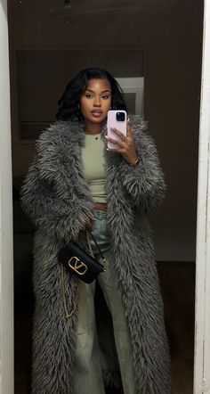 Mink Coat Outfit, Date Night Outfit Ideas, Night Outfit Ideas, Winter Fashion Outfits Casual, Classy Casual Outfits, Mode Inspo, Fall Fashion Outfits, Mode Inspiration