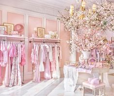 Fashion Store Design, Hair Salon Interior, Store Design Boutique, Aesthetic Stores, Store Opening, Room Makeover Inspiration, Women Lifestyle, Pretty Wallpapers Backgrounds, Hello Gorgeous