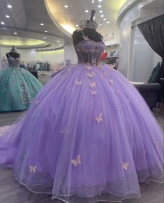 15s Dresses Purple, Quinceanera Dresses Lavender Purple, Light Purple Dress With Butterflies, Purple 16 Dresses, Quncie Dresses Light Purple, Violet Purple Quinceanera Dresses, Sweet 16 Dresses Butterfly, Purple Butterfly Sweet 16 Dresses