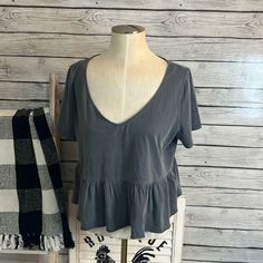 New With Tags. This Top Is Crop But Petite Size. It Is Oversized. Its Is Super Cute. (Bin3) Gray Casual Tops By Gap, Casual Gray Tops From Gap, Gap Casual Gray Tops, Casual Gray Gap Tops, V Neck Top, Petite Size, V Neck Tops, Gap, Super Cute