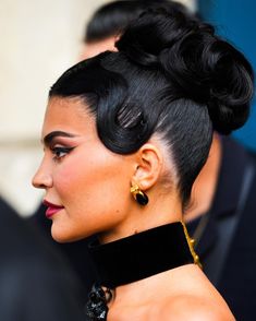 Finger Waves Long Hair Updo, Finger Wave Hairstyles For Long Hair, Finger Wave Ponytail, Finger Waves On Long Hair, Hollywood Waves Updo, Finger Waves Updo, Kylie Jenner In Paris, 1920s Hair Long Gatsby, 20s Hairstyles For Long Hair