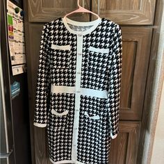 Perfect Condition, Never Worn. Elegant And Beautiful Fit White Houndstooth Long Sleeve Dress, White Clothing, Black And White Dress, Black N White Dress, White Outfits, Colorful Dresses, White Dress, Womens Sizes, Black White