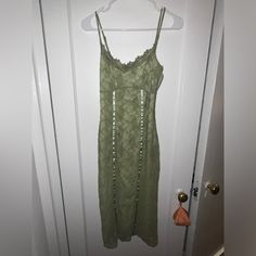 Daisy Street Lace Midi Dress In Green, Size Small Gold Embroidered Dress, Scooter Dress, Pink Summer Dress, Blue Cocktail Dress, Silk Floral Dress, Women Long Sleeve Dress, Maxi Tank Dress, Sweater Dress Midi, Lace Midi