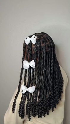 Need a cute and quick protective braided hairstyle? We rounded up 50 short knotless braids with curly ends hairstyles aka Coi Leray braids you need to ask your stylist for asap. Cute Knotless Styles, Hairstyles Small Braids, Winter Protective Hairstyles Braids, Cute Braids Hairstyles For Teens, Teen Braid Styles, Braids With Curly Ends Hairstyles, Braided Hairstyles Short Hair, Curly Ends Hairstyles, Braids Hairstyles Short