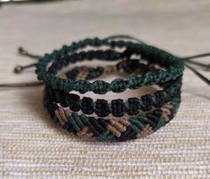 Men's Bracelets Diy, Accessories Aesthetic Bracelets, Bracelet Ending Knot Ties, Manly Friendship Bracelets, Male Friendship Bracelet, Grunge Friendship Bracelets, Friendship Bracelet For Men, Masc Bracelets, Masculine Friendship Bracelet