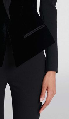 The epitome of refined edge, this black blazer tempts with its deep V-neckline and functional flap pockets. The tailored silhouette gently skims your frame while the collarless design provides sleek modern flair. Layer this versatile blazer over dresses or jeans for an instant lift to your look. Gentle Dry Clean Only Colour may vary due to lighting on images. The product images (without model) are closest to the true colour of the product.Item runs true to size chart and is cut to suit our size Chic Black Blazer With Pressed Crease, Elegant Blazer With Pockets For Night Out, Evening Black Blazer With Pockets, Chic Black Blazer With Welt Pockets, Blazer Over Dress, Satin Corset Dress, Plunge Mini Dress, Instant Lifts, Plus Size Shopping