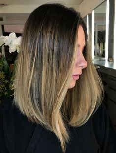 Angled Lob with Balayage Highlights Long Graduated Bob, Long Lob, Long Bob Balayage, Straight Long Bob, Long Bob Blonde, Angled Bob