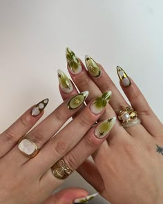 #nails #nailart #nailtech #nailsoftheday #nail2inspire #nailsart #nailsofinstagram #naildesign Nails This Season, Cool Art Nails, Autumnal Nail Designs, Cool Green Nails, Gel X Inspo Nails, Cool Fall Nails, Green Cute Nails, Idee Nail Art, Every Nail Different Design