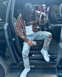 Bronx Rappers, Drippy Outfit, Mens Trendy Outfits, Black Men Street Fashion, Men Street Fashion, Pic Pose, Dope Outfits, Dream Shoes, Luxury Lifestyle