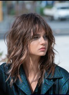 Shag Hairstyles, Short Hair With Bangs, Medium Hair Cuts, Pixie Cuts, Light Hair, Hair Envy, Long Hair Cuts, Love Hair, Brown Hair Colors