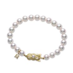 Crafted from 18k white gold, this bracelet features genuine cultured pearls in a classic white color. A perfect addition to your Everyday Essentials collection. Mikimoto Jewelry, Pearl Jewelery, Cultured Pearl Bracelet, Mikimoto Pearls, Pearl Strand, Bracelet Online, Pearl Strands, Pearl Types, Yellow Gold Bracelet