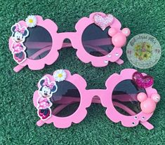 Perfect one of kind sunnies for the Summer Diva. The floral border design makes your child look even more adorable.  Comes with personalized pouch & cloth Please contact me with any customization request and I will let you know if possible. Also, you can send me a picture of the outfit.  The flower sunglasses fit ages 2-8 years old, measurement of glasses are 5in length and 2.2in height. WARNING Choking Hazard. Do not leave children unattended while wearing any accessories. It contain small part Whimsical Adjustable Sunglasses With Uv Protection, Sunglasses Fit, Personalized Pouch, Personalized Sunglasses, Flower Sunglasses, Pink Minnie, Floral Border Design, Kids Sunglasses, Floral Border