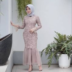 Hijab Kondangan, Brukat Dress, Gaun Fashion, Lady Dress, Dress Bridesmaid, Mom Baby, Outfit Dress, Baby Care, Hijab Fashion