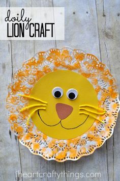 a paper plate that has a lion face on it and the words, diy lion craft