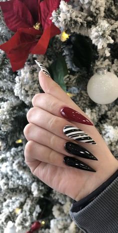 Gothic Christmas Nails Acrylic, Christmas Witch Nails, Christmas Nails Edgy, Edgy Christmas Nails Acrylic, Christmas Nails Acrylic Stiletto, Halloween Christmas Nails