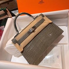 Size: Standard Size It comes with Dust box, Care manual, Tag, and Paper bag. Hermes Bags, Branded Handbags, Luxury Accessories, Grade 1, New Bag, Exclusive Collection, Buying Gifts, Travel Luggage, Fashion Statement