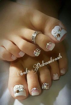 Pedicure Ideas Summer, Toenail Art Designs, Glitter Polish, French Pedicure, Pedicure Ideas