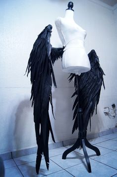 Black medium wings for Cosplay, Albedo cosplay from Overlord I've adjusted shipping prices for you! More shipping options to choose! THE FINAL PRODUCT CAN SLIGHTLY DIFFER FROM PHOTOS! The item is NOT READY TO SHIP, the wings are very detailed and depending on my workload might be made between 6-10 weeks! If you have a specific deadline, you should write us about it before buying. You can ask them in any color! Also you can ask them for the upper back. WINGS *Details!! Total length: 140cm approx Aesthetic Drawer, Wings For Cosplay, Albedo Cosplay, Demon Costume, Wings Cosplay, Cosplay Wings, Costume Wings, Ange Demon, Clothing Design Sketches