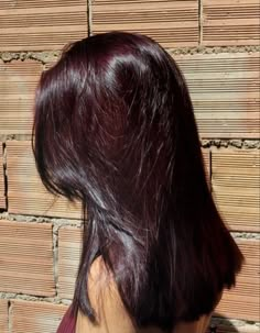 GORGEOUS RED HAIR COLOR IDEAS FOR GIRLS - color de pelo rojo Virgin Black Hair, Dark Cherry Hair, Hair Color Cherry Coke, Pelo Color Vino, Burgandy Hair, Black Cherry Hair, Cherry Hair Colors, Wine Hair Color, Dark Red Hair Color