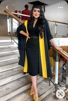 Convocation Dress Graduation, University Graduation Outfit Classy, Convocation Outfit Graduation, Graduation Outfit Ideas Plus Size, University Graduation Dresses, Convocation Outfit, Graduation Outfit Ideas University, Graduation Ceremony Outfit