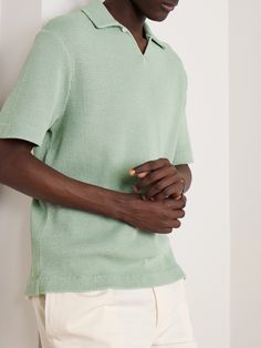 DESIGNED BY MR PORTER. Polo shirts as well made as Mr P.'s effortlessly bridge the gap between smart and casual dressing. This tactile sage-green version is waffle-knitted from soft cotton and has a relaxed open collar with a single button, the result is a more clean-lined look than classic styles. Tom Ford Bag, Linen Men, Cotton Polo Shirt, Cotton Polo, How To Wear Scarves, Casual Blazer, Stylish Watches, Loungewear Shorts, Waffle Knit