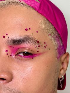 Makeup Ideas For Men, Men's Makeup, Pink Glitter Makeup, Men Makeup, Gem Makeup, Neon Makeup, Pink Eye Makeup, High Fashion Makeup