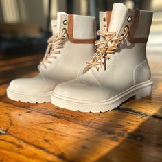 Euc. These Are A Beautiful Combination Of Cream, Brown, And White, Perfect For Fall Or Winter. See By Chloe Florrie Boots, Chloe Shoes, See By Chloe, Lace Up Boots, Rain Boots, Shoe Laces, Chloe, Lace Up, Women Shoes