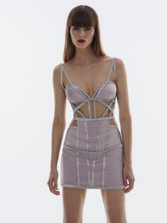 Vada Spaghetti Cutout Corset Bandage Dress - Mew Mews Fashion Belle Silhouette, Cocktails Bar, Outfits Petite, Atelier Versace, Purple Mini Dresses, Mini Dress Fashion, Beautiful Figure, Indie Outfits, Versace Jeans