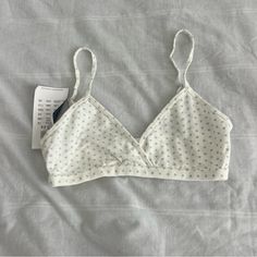 Brandy Melville Heart Print Bralette One Size Condition: Nwt Color: White / Blue Details : - Crossover In Front - Comfy Extra: - I Ship Between 1-2 Days Brandy Melville Aesthetic, Cartoon Outfits, Dance Moms, Heart Print, Brandy Melville, Crossover, Brandy, Women's Intimates, Dream Closet