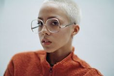 Poppy Ajudha Buzz Cut Women, Buzzed Hair, Shaved Head, Buzz Cut, Creative Direction, Cute Shorts, Womens Glasses, Girls Fashion, Savannah