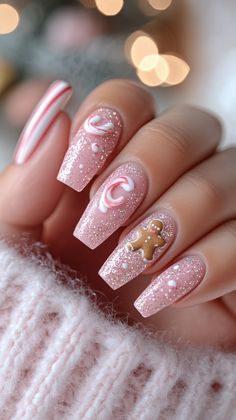 Get this dreamy winter scene with snow-capped mountains, gold ornaments, and sparkling stars on a midnight blue base for an elegant Christmas nail design. Christmas Nail Design, Snow Caps, Sparkling Stars, Gold Ornaments, Christmas Nail Designs, Christmas Nail, Winter Scene, Christmas Nail Art, Elegant Christmas