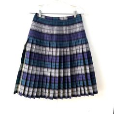 I've never seen anything like it, this very vintage Sportrite kilted skirt is in the Black Watch Dress tartan and is reversible! Fits a 27 inch waist. Length is 24 1/2 inches. Would be excellent for curling, hurling, or other scottish sports! Or, just wear it around town and turn heads with your swinging' kilt. It feels like a wool blend of sorts, but is heavy like wool. In good condition, some slight very yellowing to fabric around waistband. 27 Inch Waist, Dark Academia Outfit, Character Fashion, Aesthetic Moodboard, Tartan Dress, Glam Girl, Kilt, Waist Length, Black Watch