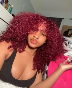 Red Hair Dye Ideas Black Women, Natural Red Hair Black Women, Red Curly Hair Dyed, Fire Red Hair, Curly Hair Sew In, Funky Hair Colors, Funky Hair