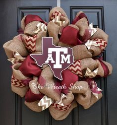 a wreath with the state of texas on it